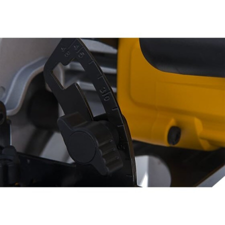 Циркулярная пила DeWalt DWE560K (6687415)