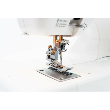 Распошивальная машина Janome CoverPro 7